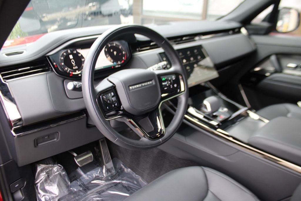 Used 2024 Land Rover Range Rover Sport Dynamic SE image 4