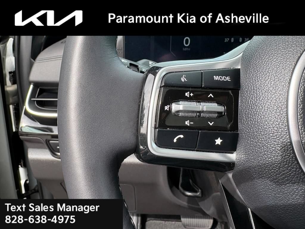Certified 2025 Kia Carnival SX Prestige FWD image 13