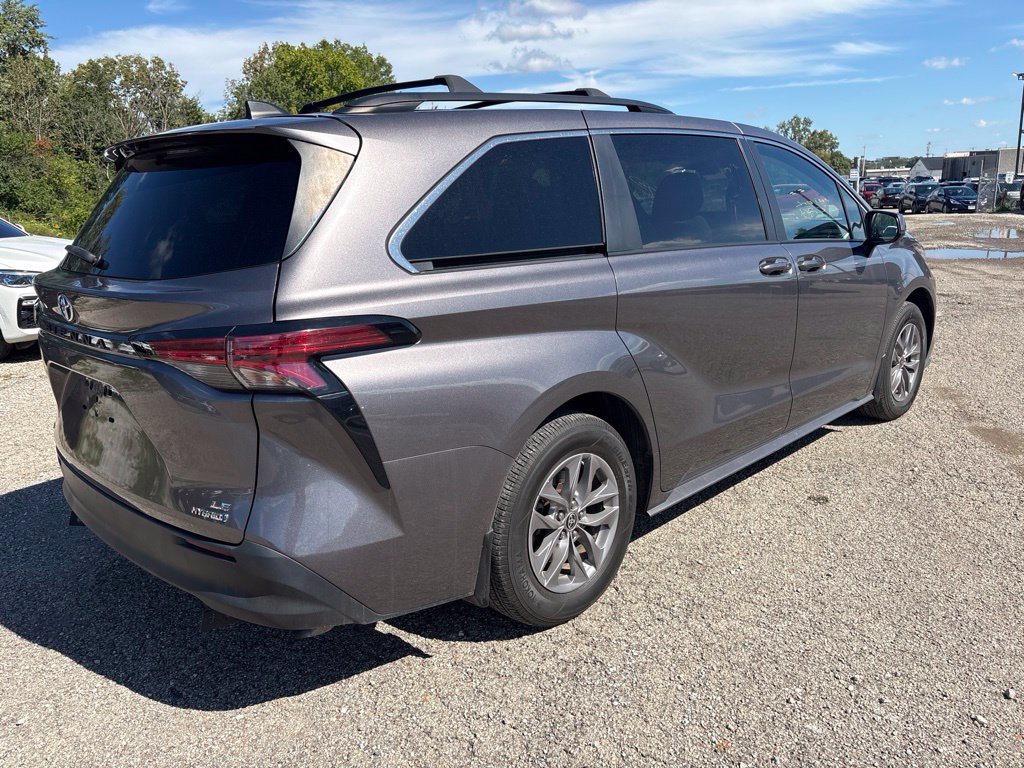 Used 2022 Toyota Sienna LE AWD/4WD image 8