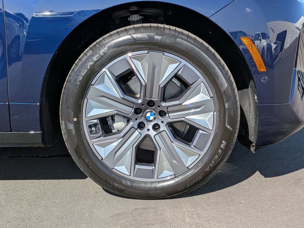 New 2026 BMW iX xDrive60 image 26