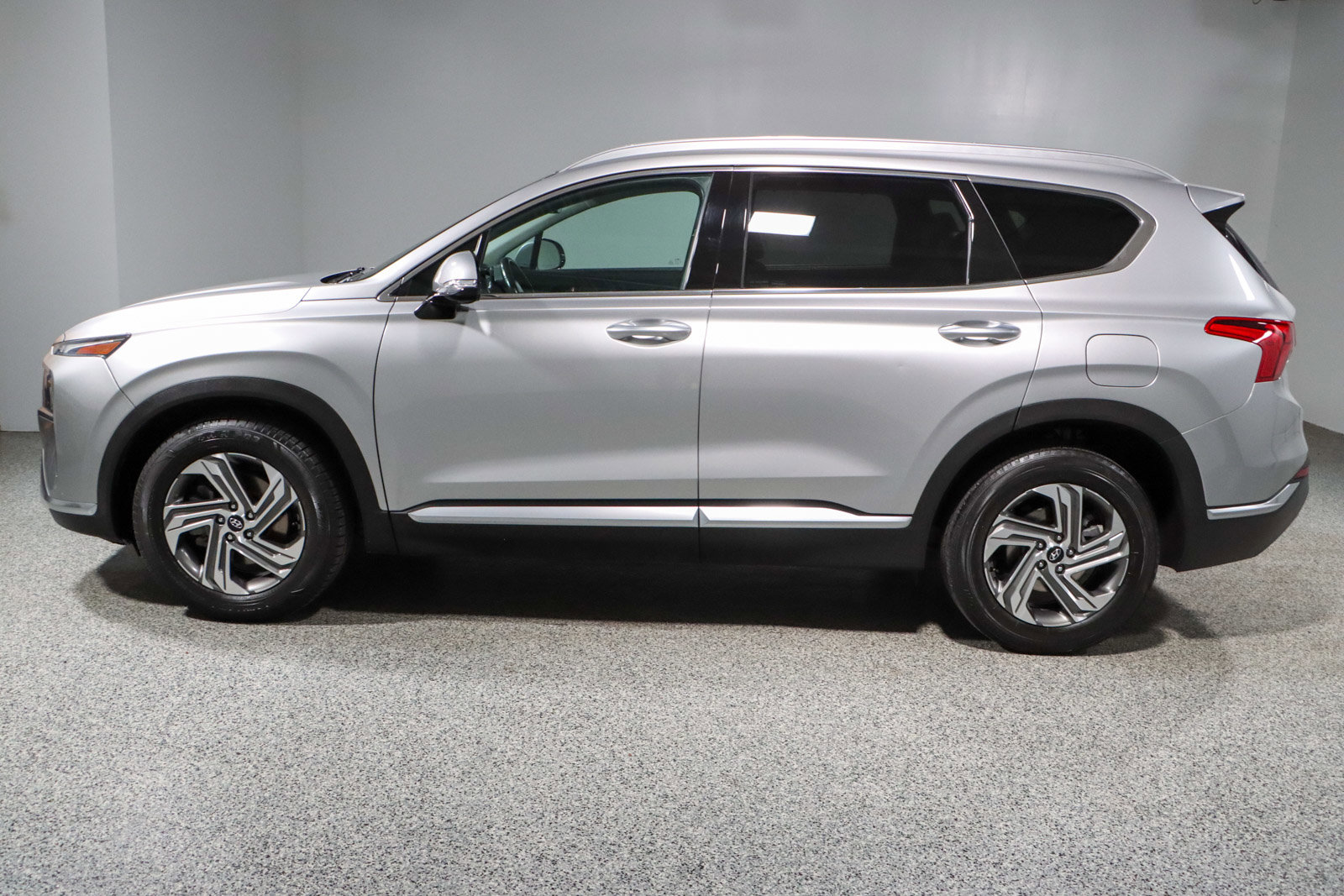 Used 2021 Hyundai Santa Fe SEL w/ Convenience + Premium Package image 10