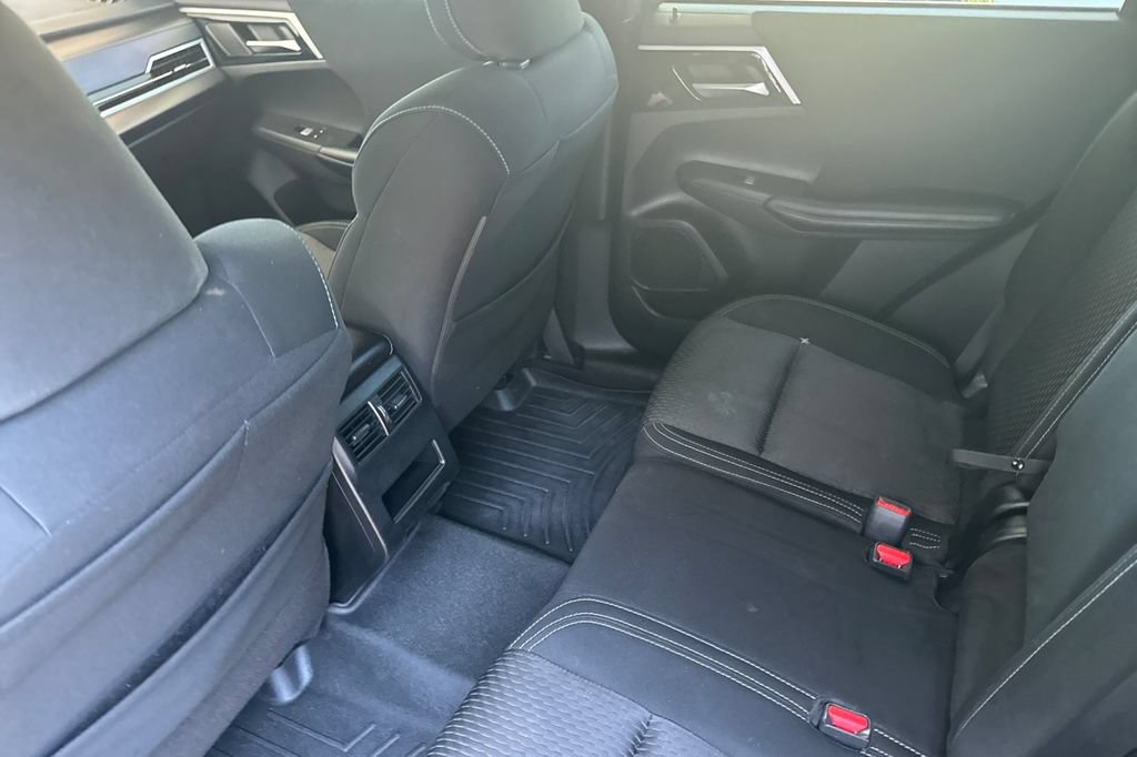 Used 2022 Mitsubishi Outlander ES FWD image 12