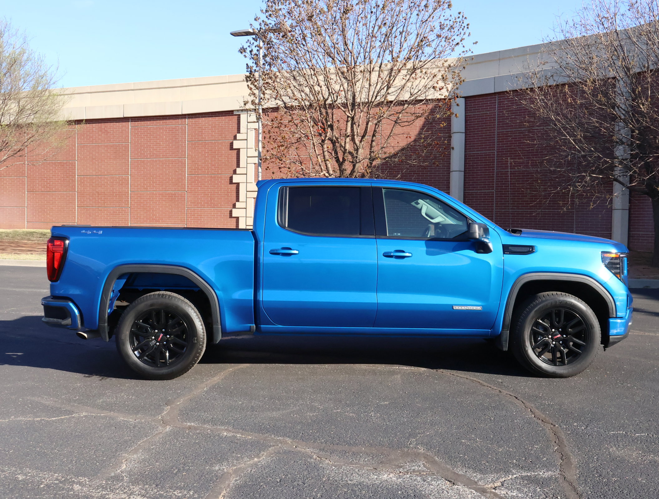 Used 2024 GMC Sierra 1500 Elevation image 31