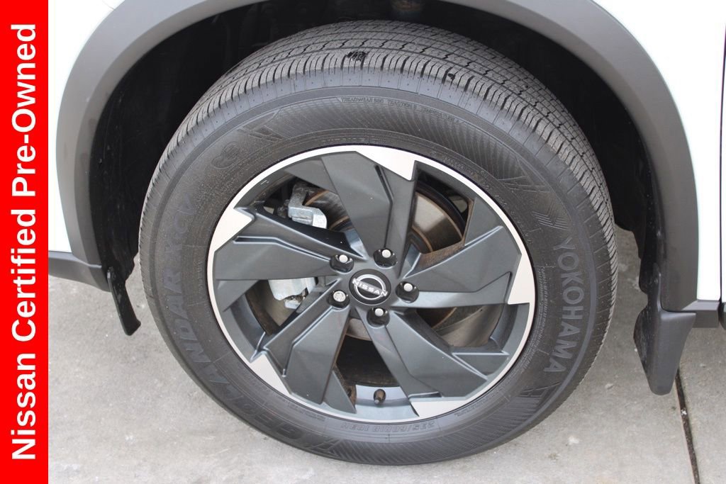Certified 2024 Nissan Rogue SV image 13