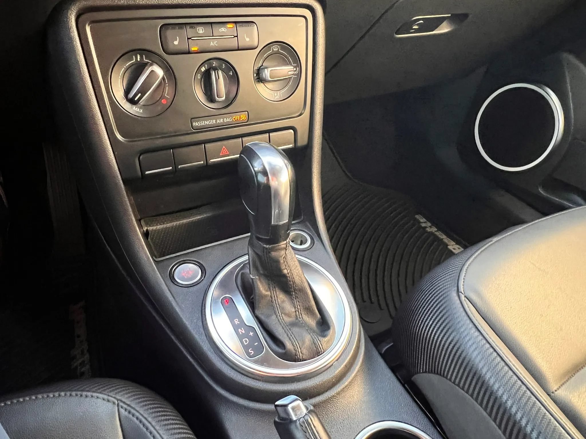 Used 2013 Volkswagen Beetle 2.5 FWD image 16