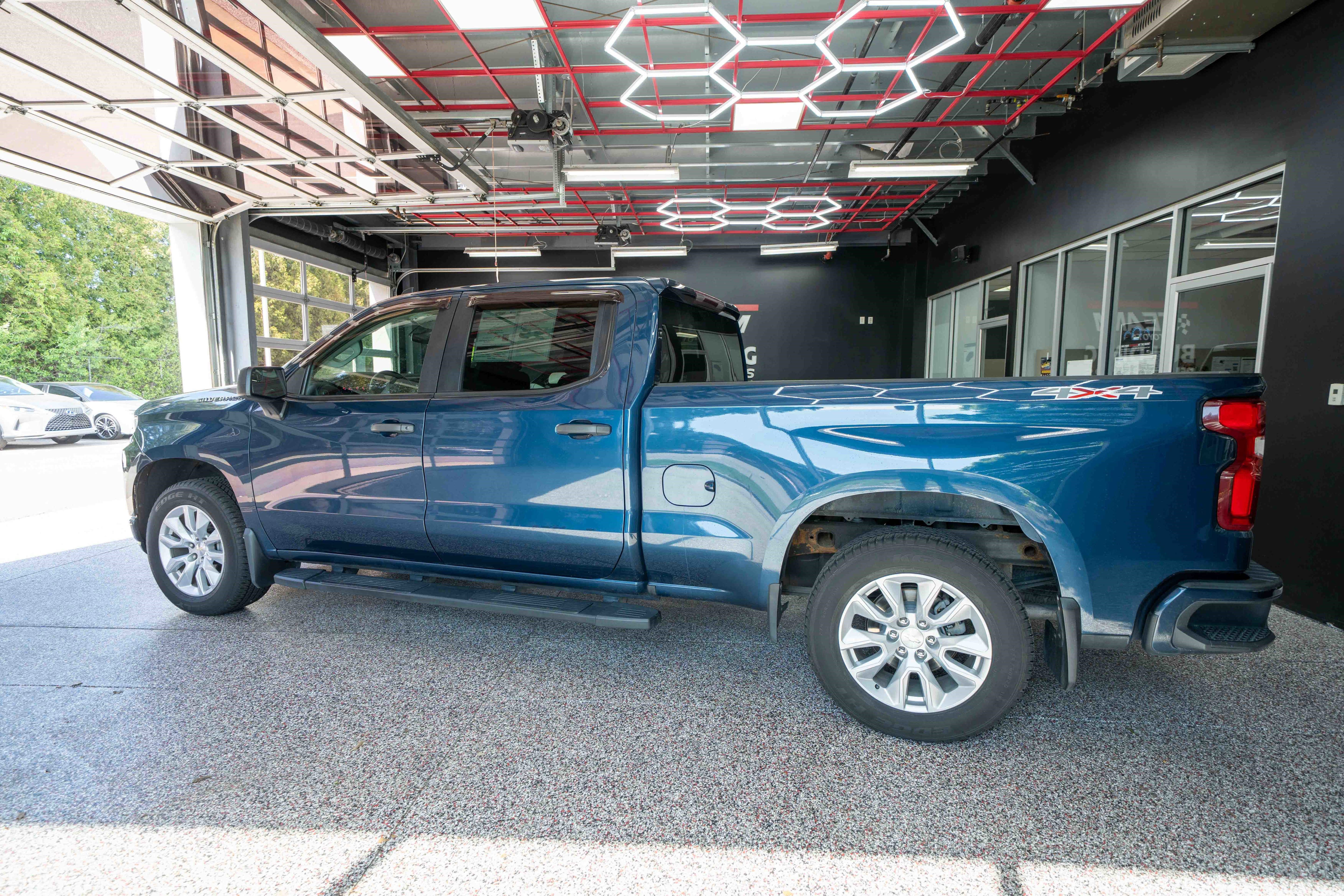 Used 2019 Chevrolet Silverado 1500 Custom w/ Custom Value Package AWD/4WD image 2