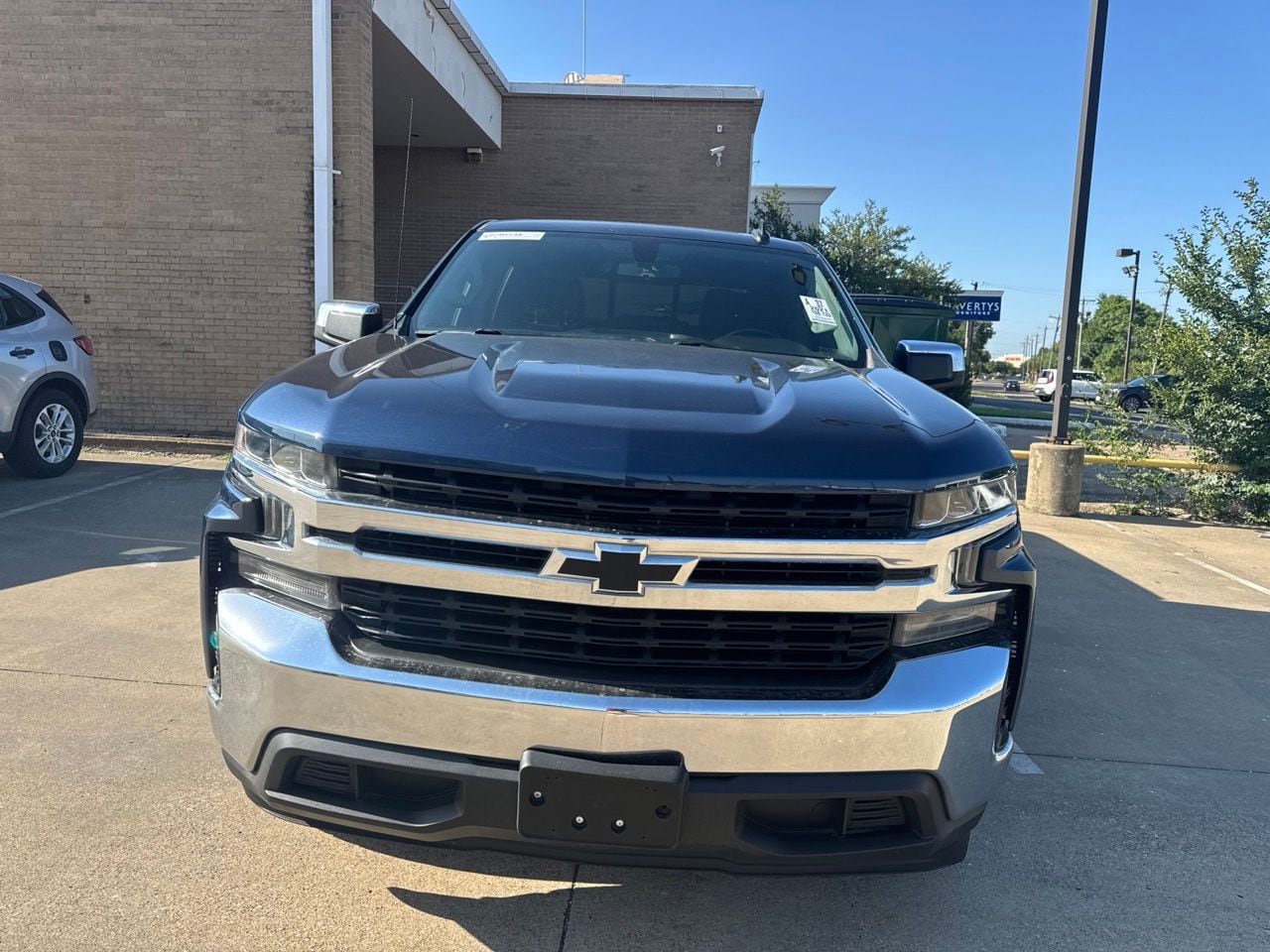 Used 2021 Chevrolet Silverado 1500 LT w/ Texas Edition Plus RWD image 2