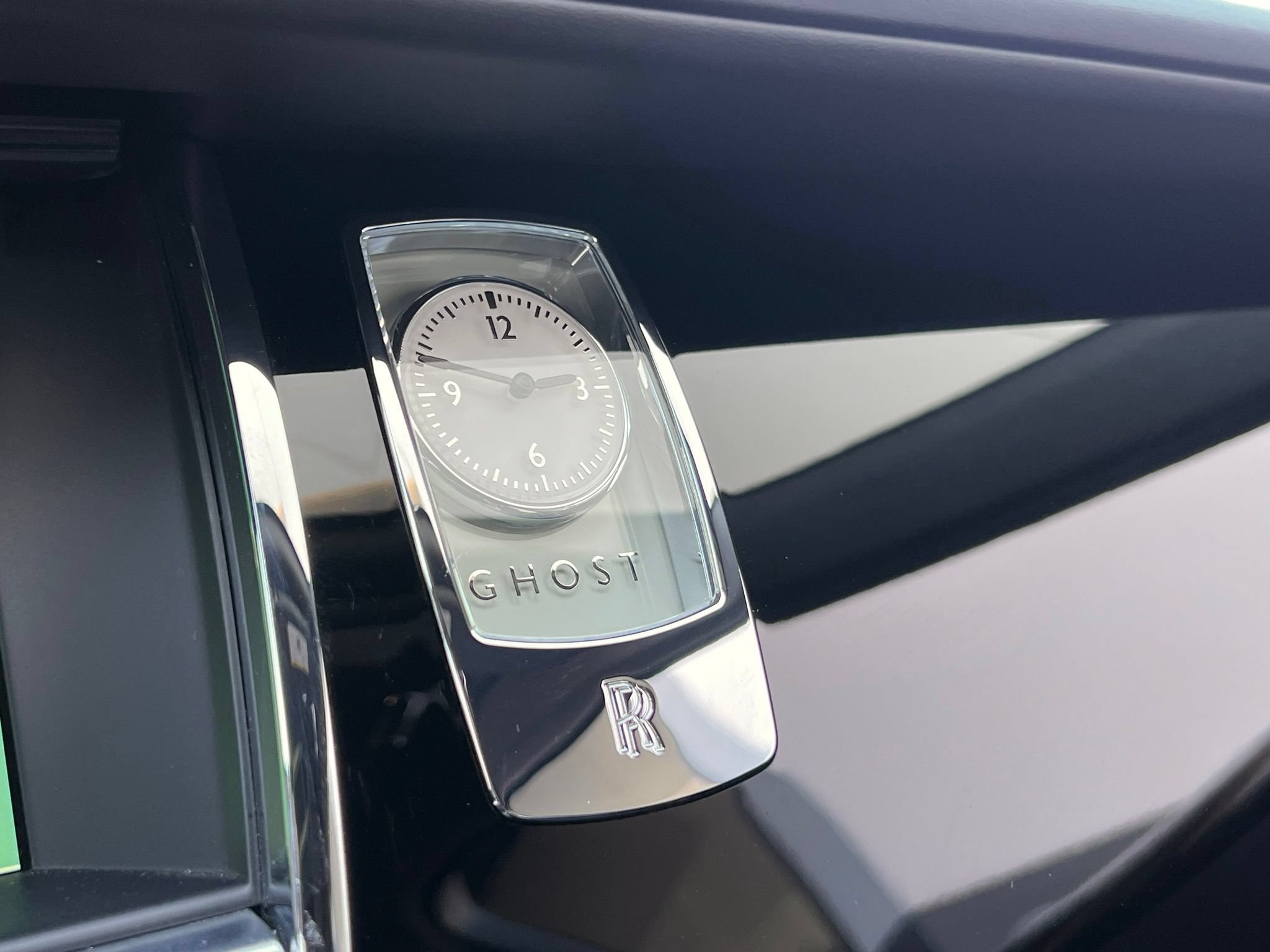 Used 2017 Rolls-Royce Ghost RWD image 32