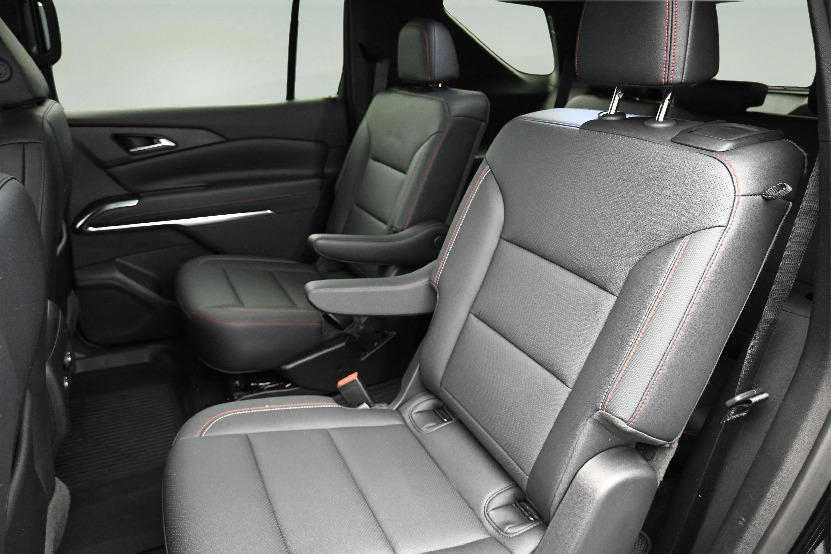 Used 2025 Chevrolet Traverse Z71 image 14