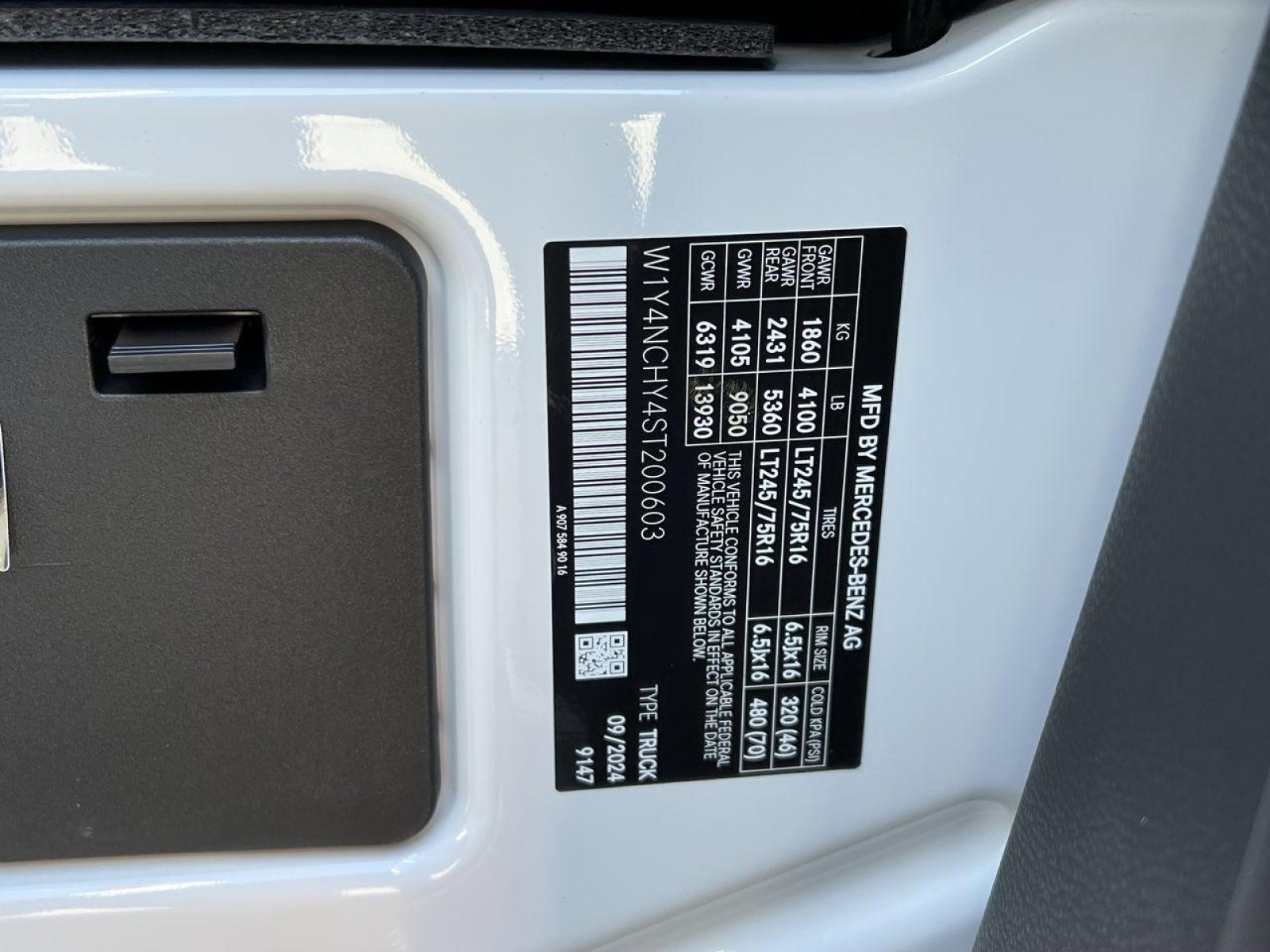 New 2025 Mercedes-Benz Sprinter 2500 image 35