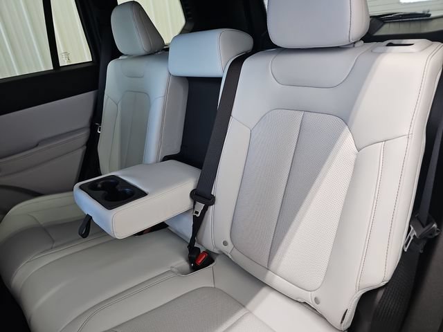 New 2026 Jeep Cherokee Limited AWD/4WD image 35