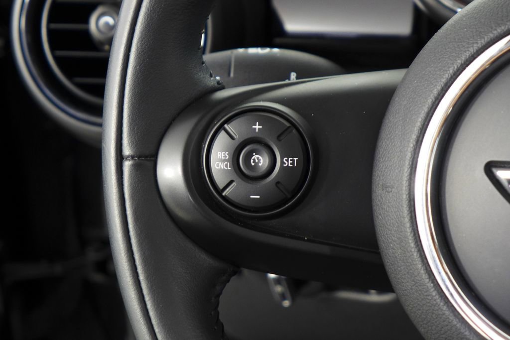 Used 2019 MINI Cooper 4-Door Hardtop image 30