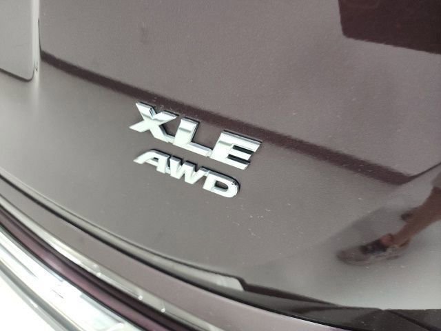 Used 2017 Toyota RAV4 XLE image 13