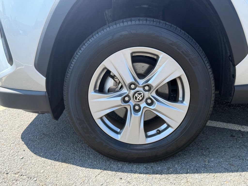 Used 2023 Toyota RAV4 XLE FWD image 10