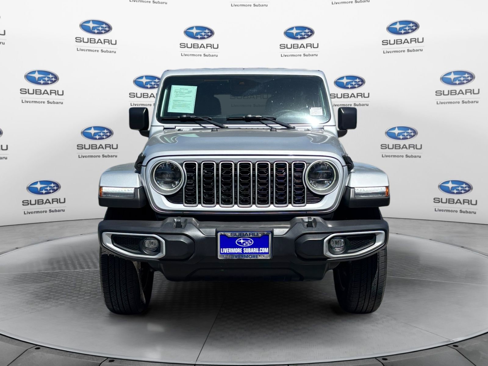 Used 2024 Jeep Wrangler Unlimited Sahara AWD/4WD image 8