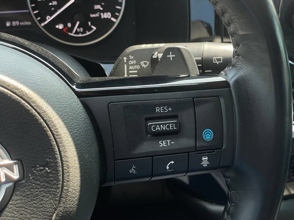 Used 2023 Nissan Pathfinder Platinum FWD image 14