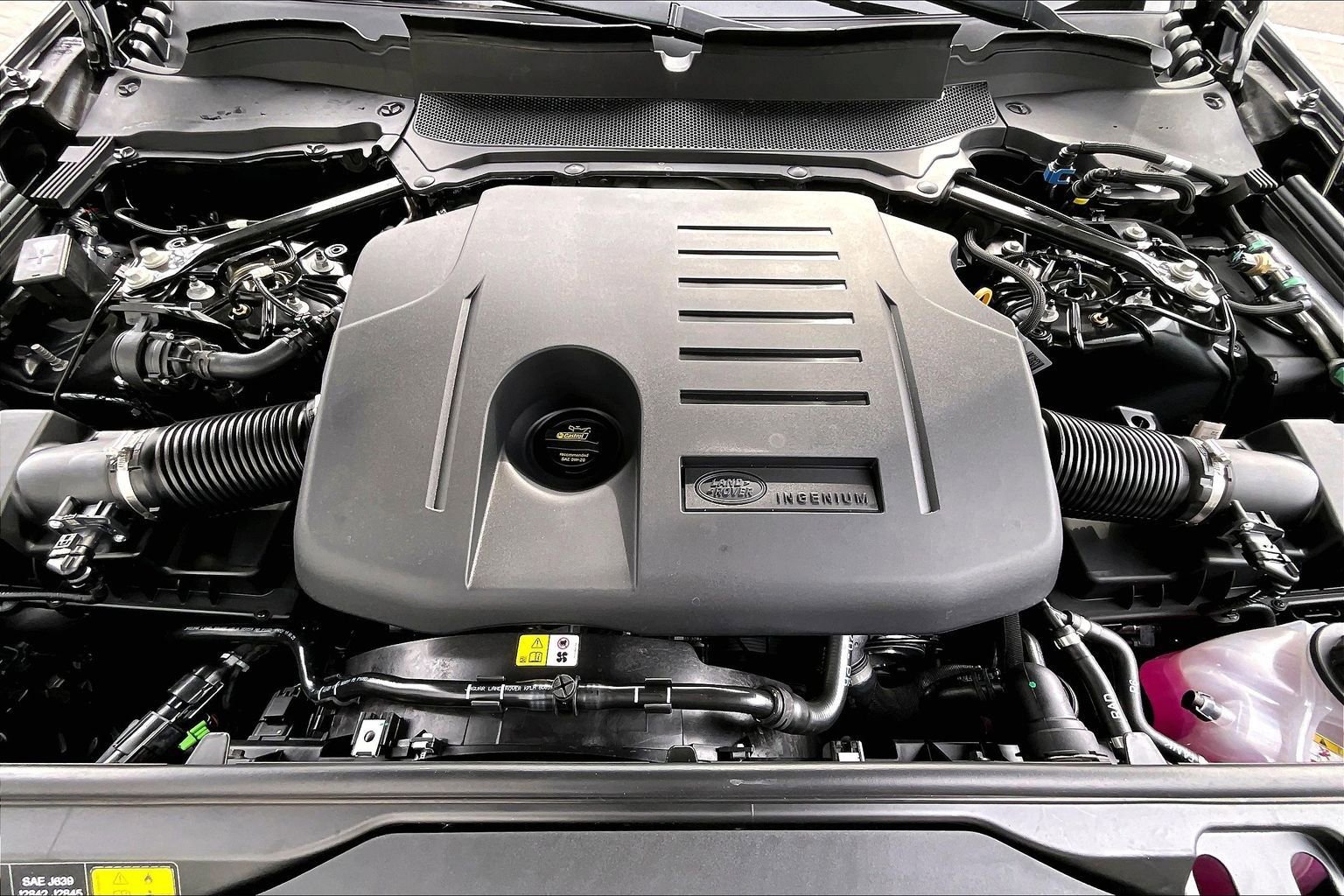 New 2026 Land Rover Discovery Limited Edition image 12