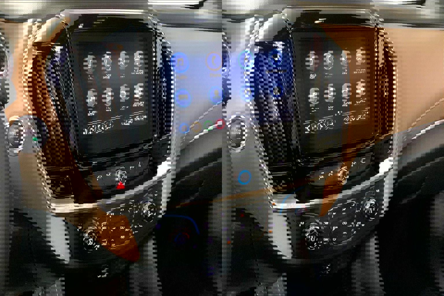 Used 2023 Chevrolet Traverse Premier image 6