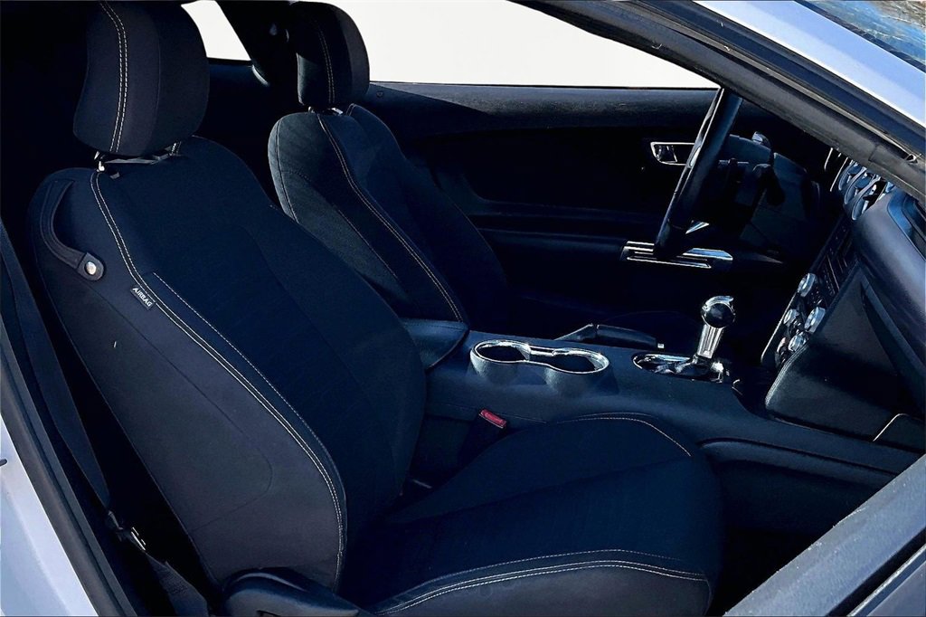 Used 2016 Ford Mustang Coupe image 7