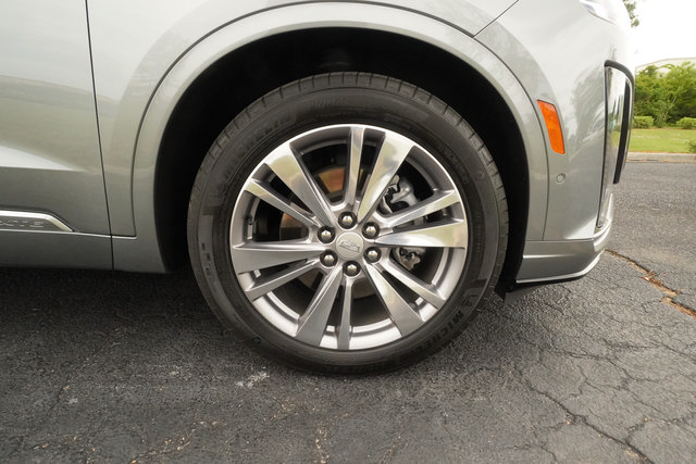 Used 2024 Cadillac XT6 Premium Luxury w/ Technology Package FWD image 39