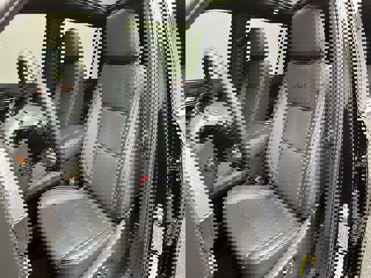 Certified 2025 GMC Yukon XL Denali w/ Sun & Power Step Package image 12