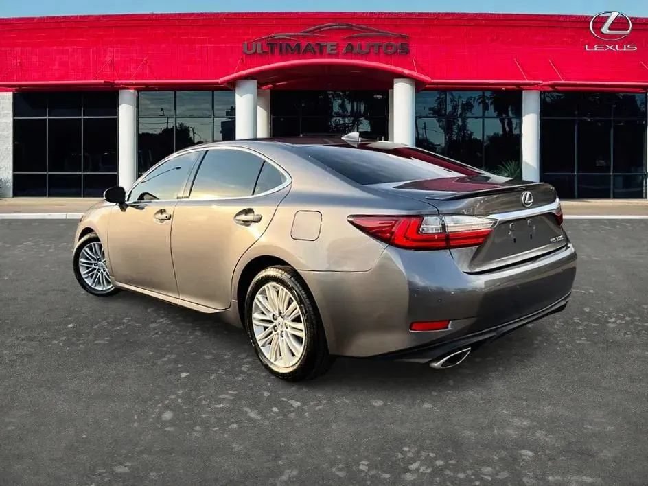 Used 2016 Lexus ES 350 w/ Premium Package w/Wood Trim FWD image 4