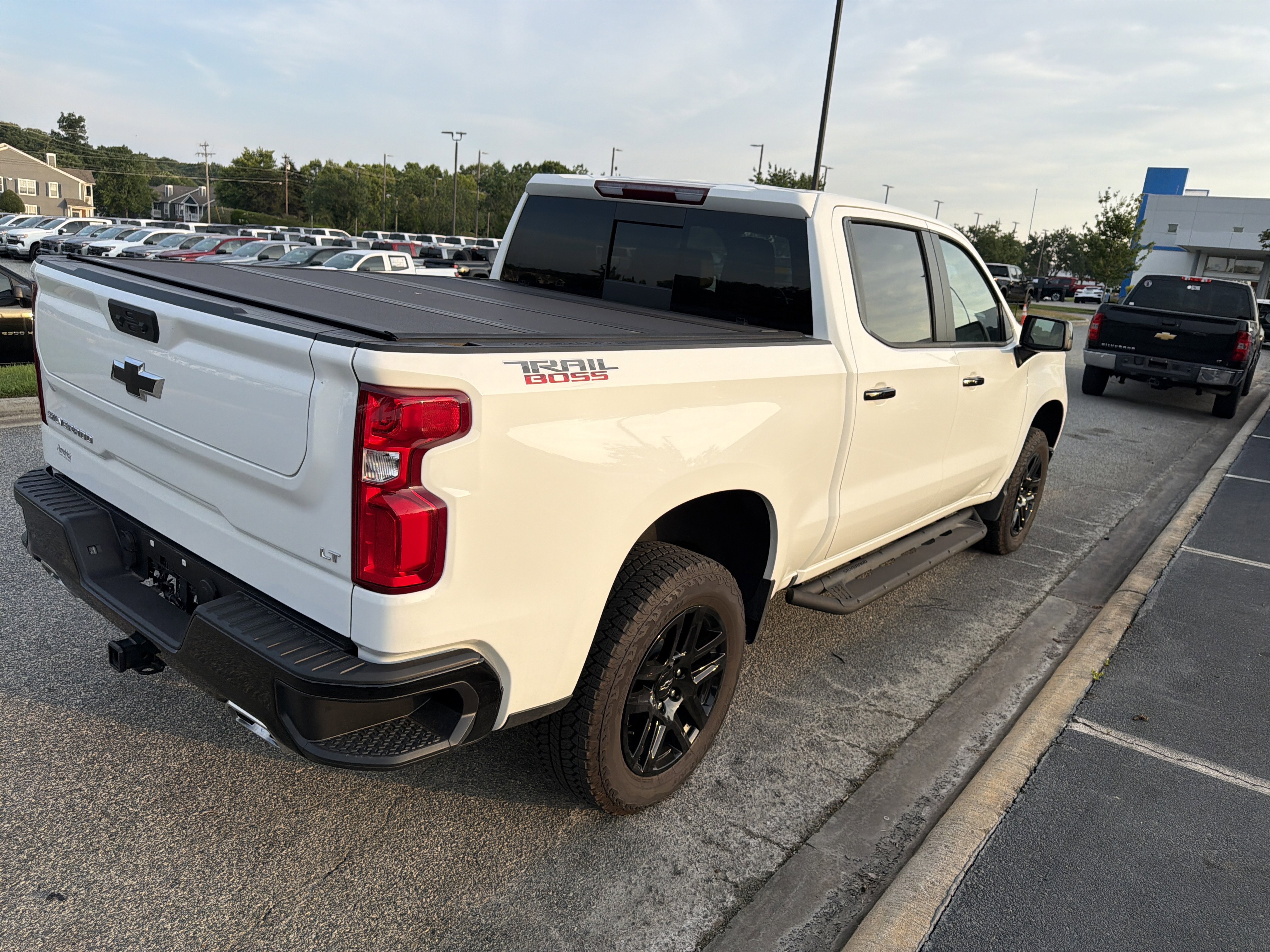 Used 2025 Chevrolet Silverado 1500 LT Trail Boss w/ Convenience Package II AWD/4WD image 10
