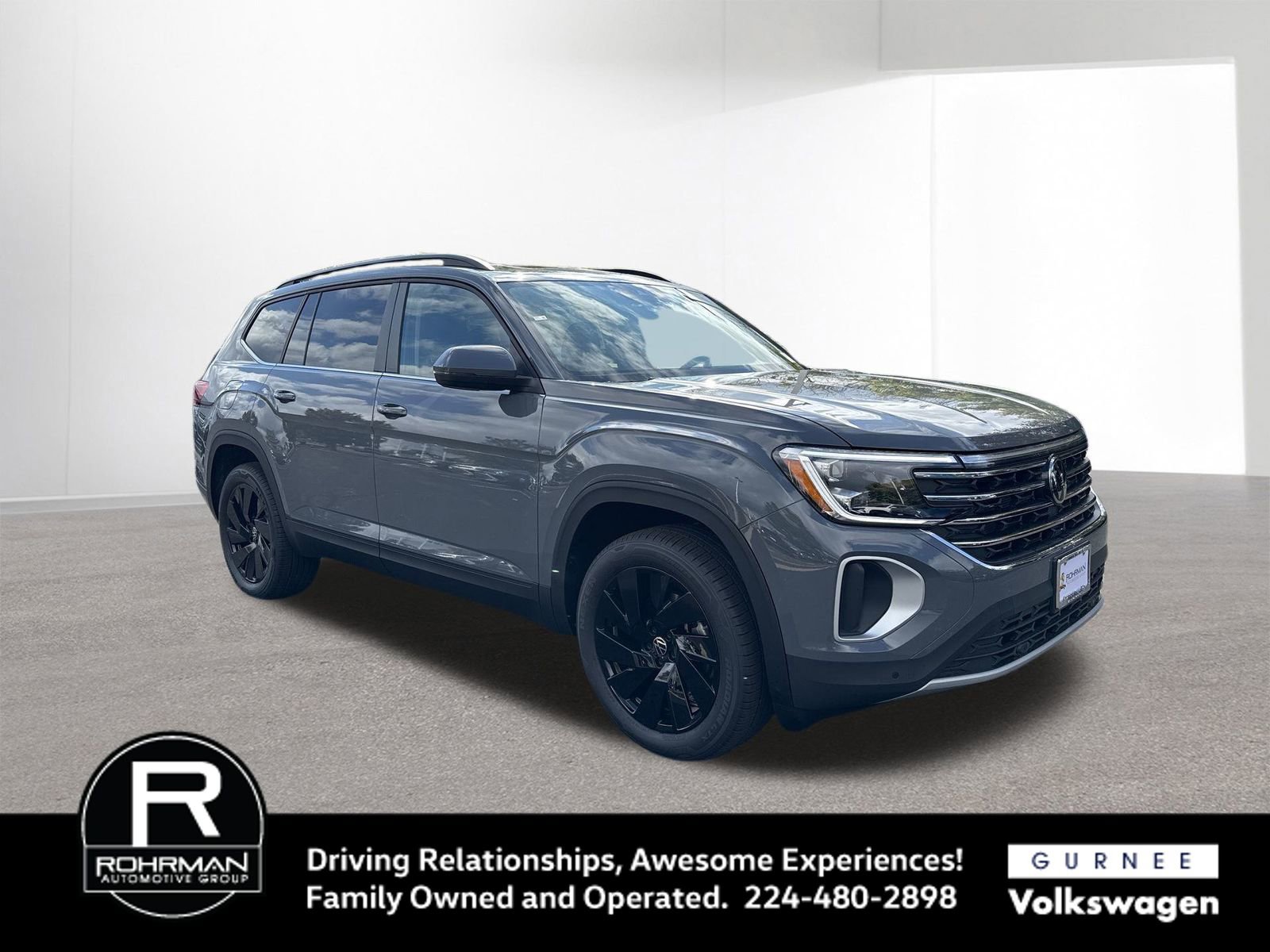 New 2026 Volkswagen Atlas SE image 2