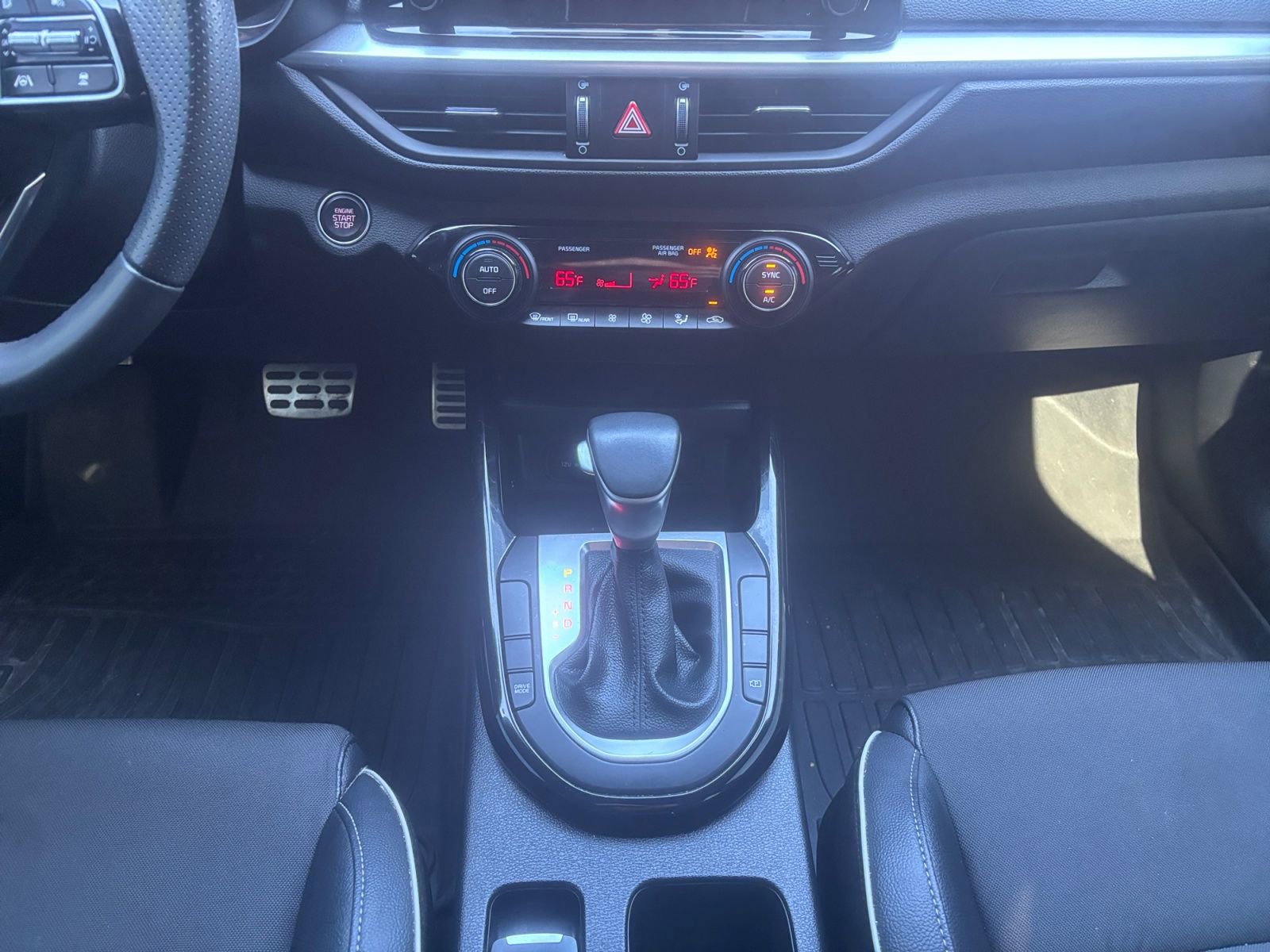 Used 2024 Kia Forte GT-Line image 11