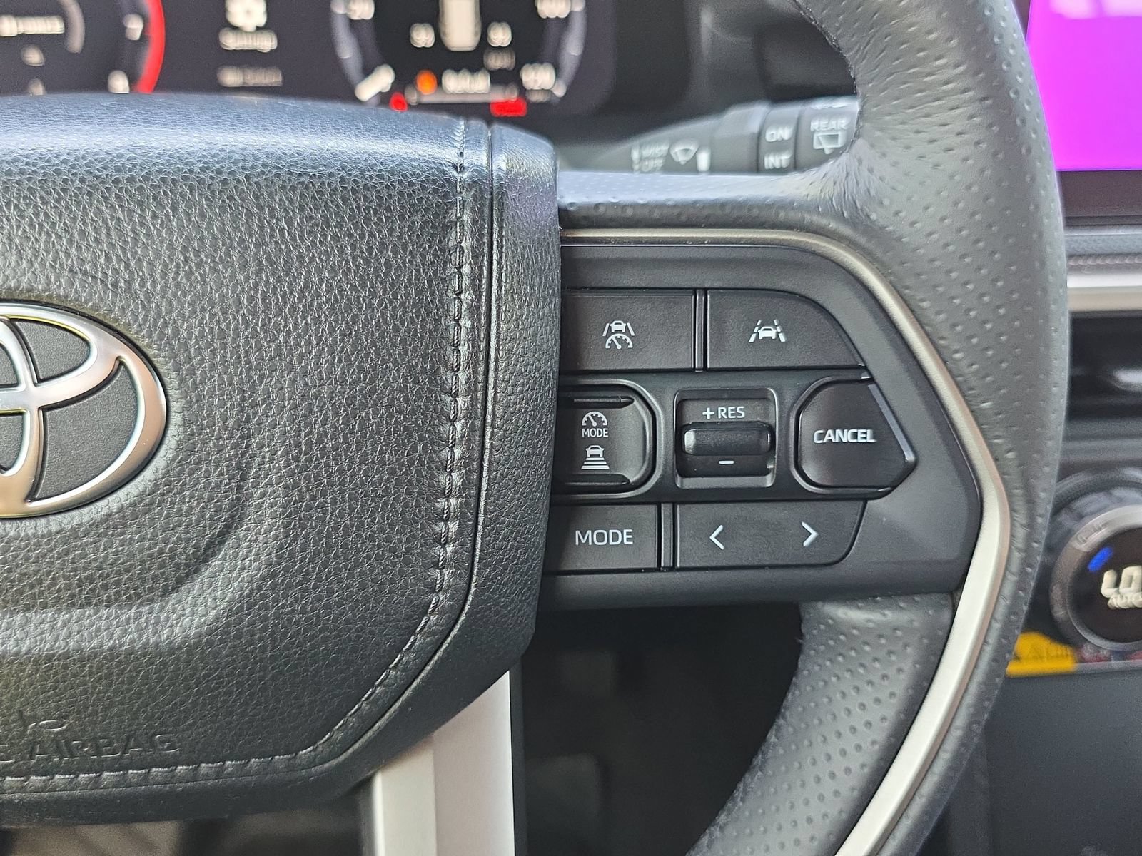 Used 2025 Toyota 4Runner Limited AWD/4WD image 18