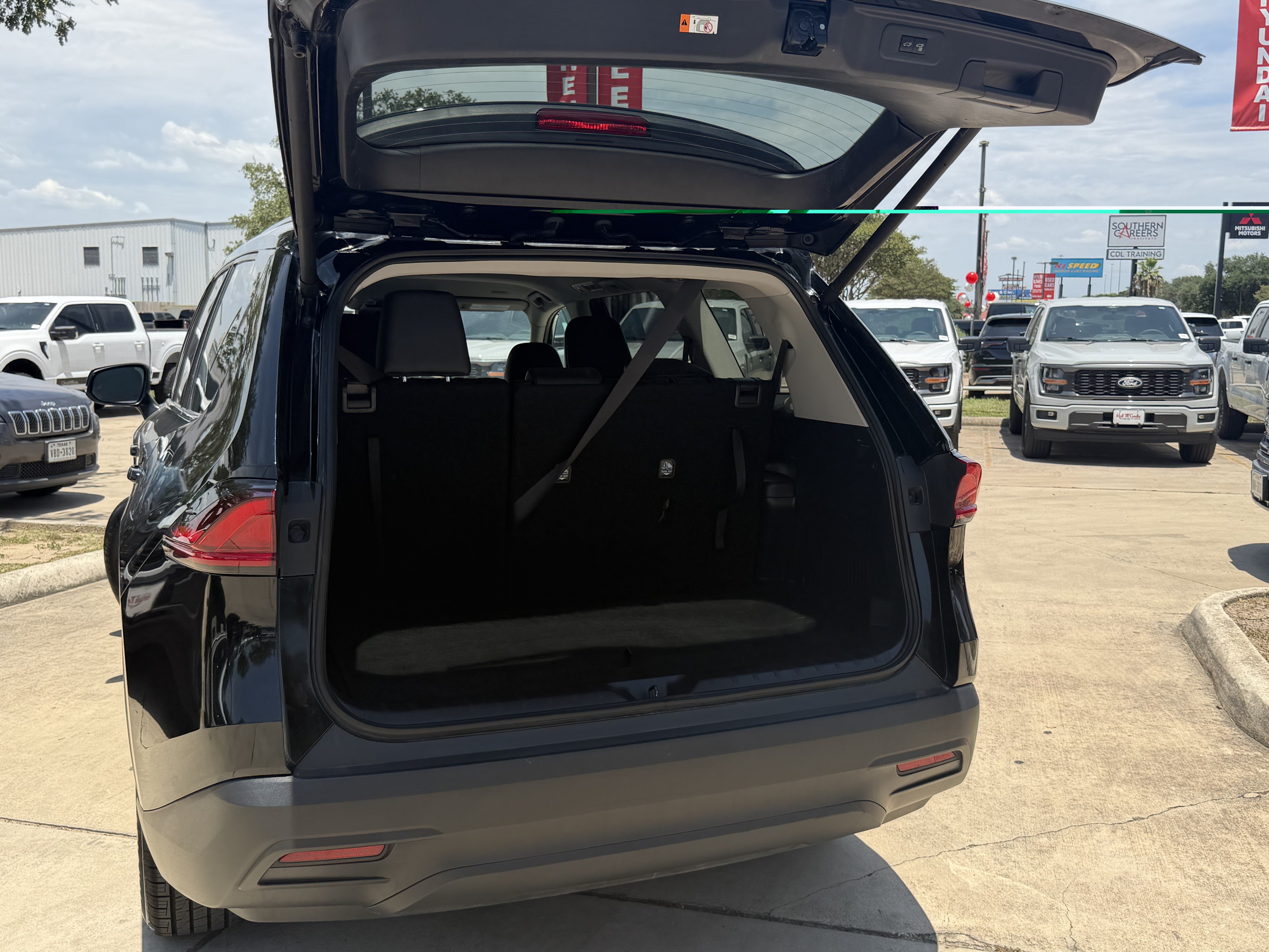 Used 2025 Toyota Grand Highlander AWD image 6
