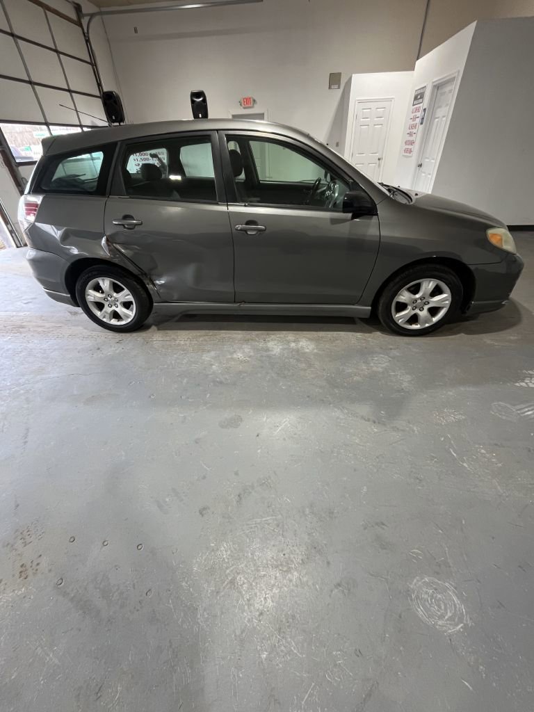 Used 2005 Toyota Matrix XR image 2
