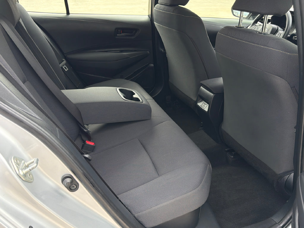 Used 2025 Toyota Corolla LE FWD image 11