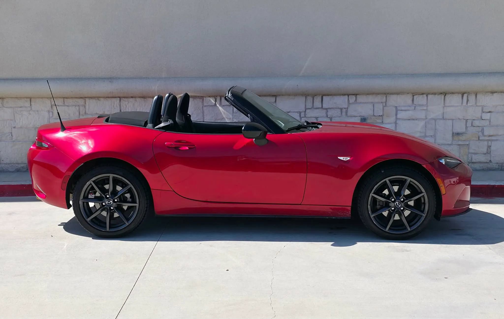Used 2017 MAZDA MX-5 Miata Sport RWD image 2