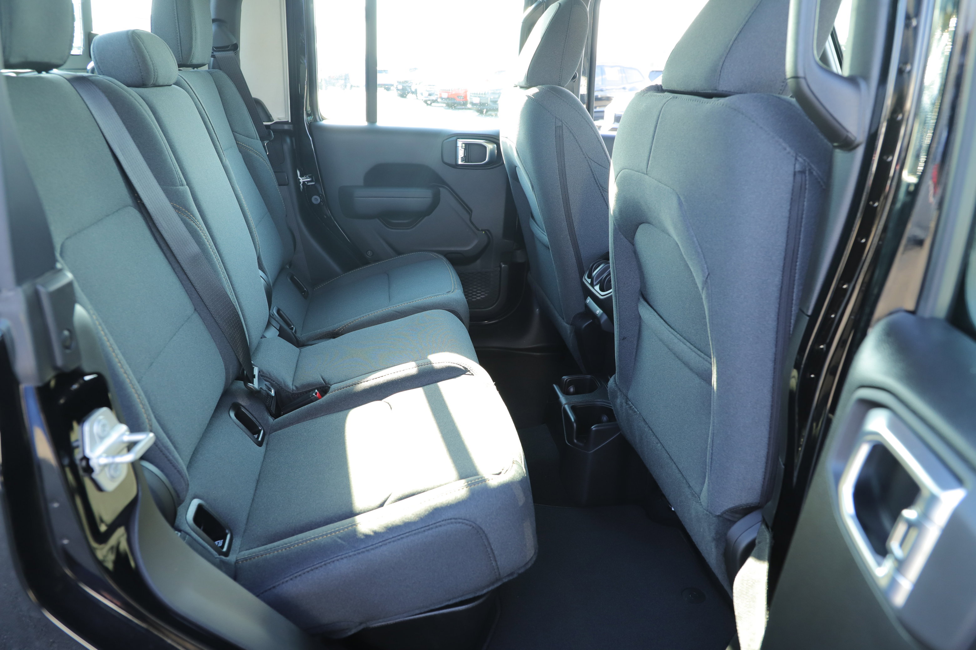 New 2025 Jeep Gladiator Sport image 28