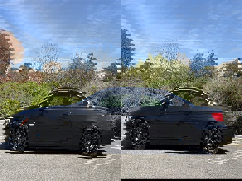 Used 2011 BMW 335i Convertible image 10