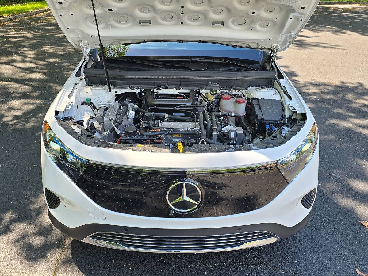 Used 2025 Mercedes-Benz EQB 300 4MATIC image 71
