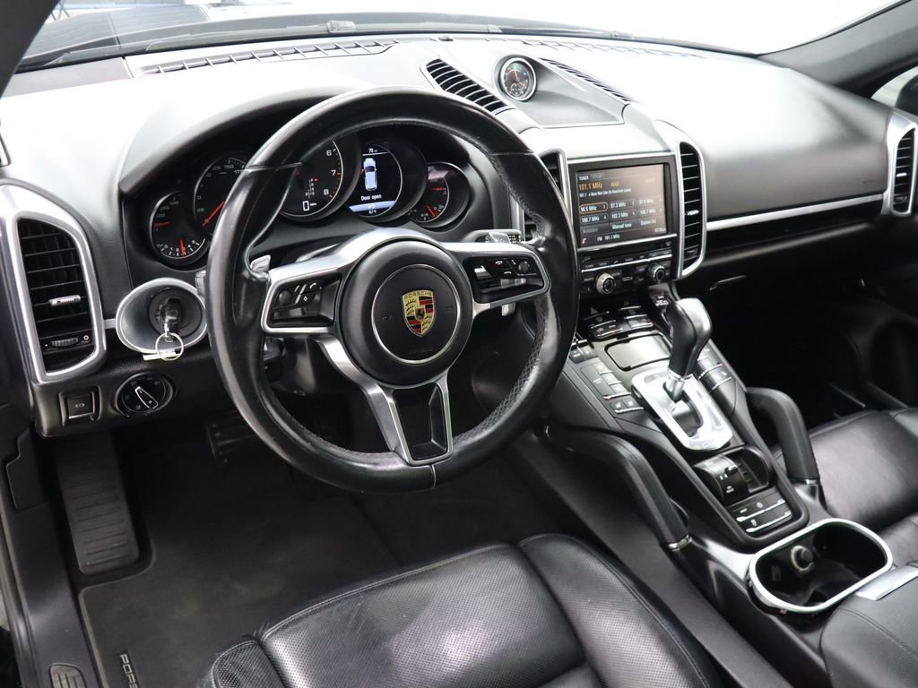 Used 2016 Porsche Cayenne image 13