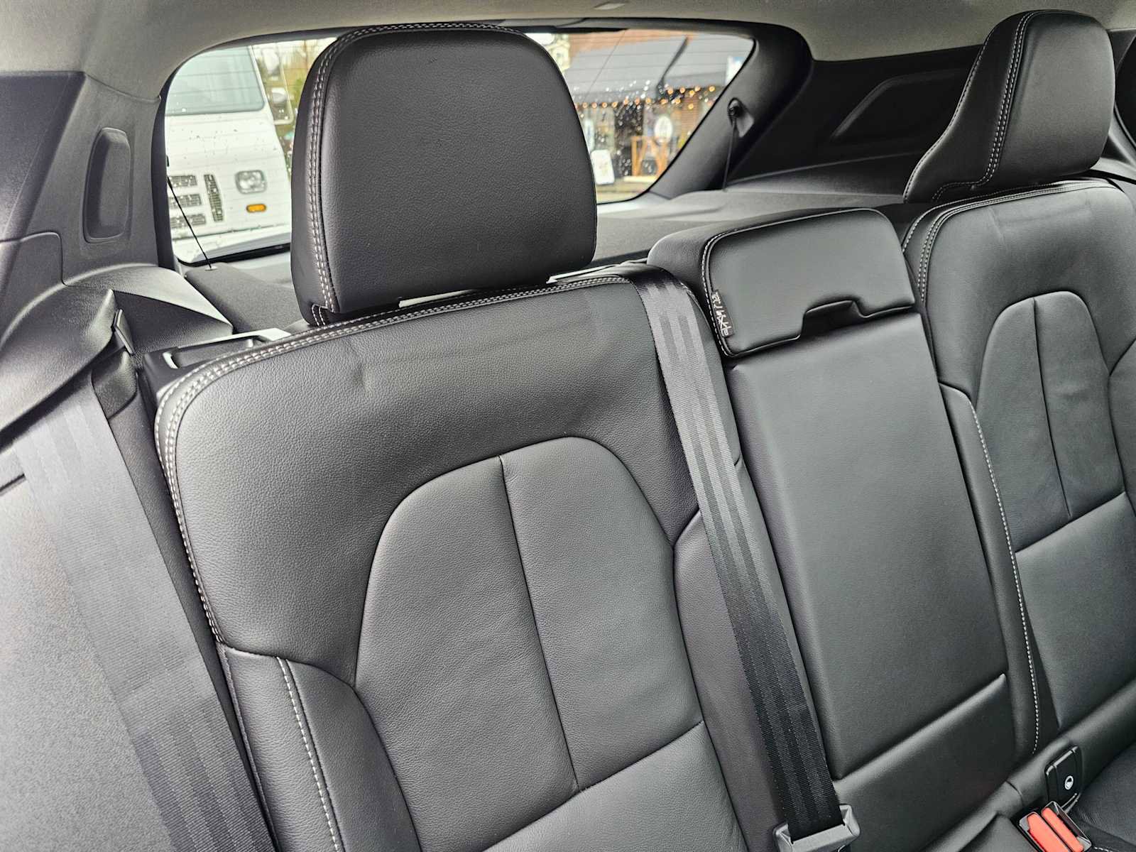 Certified 2025 Volvo XC40 B5 Core w/ Protection Package Premier image 15