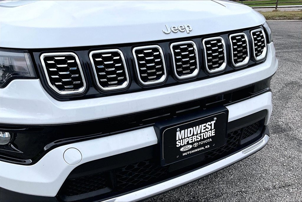 Used 2025 Jeep Compass Limited AWD/4WD image 28
