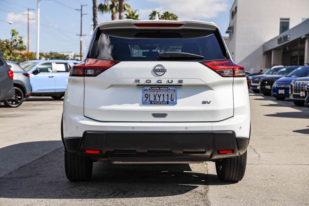 Used 2024 Nissan Rogue SV FWD image 5