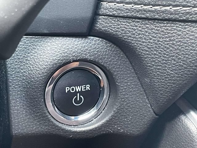 Used 2025 Toyota RAV4 XLE AWD/4WD image 26