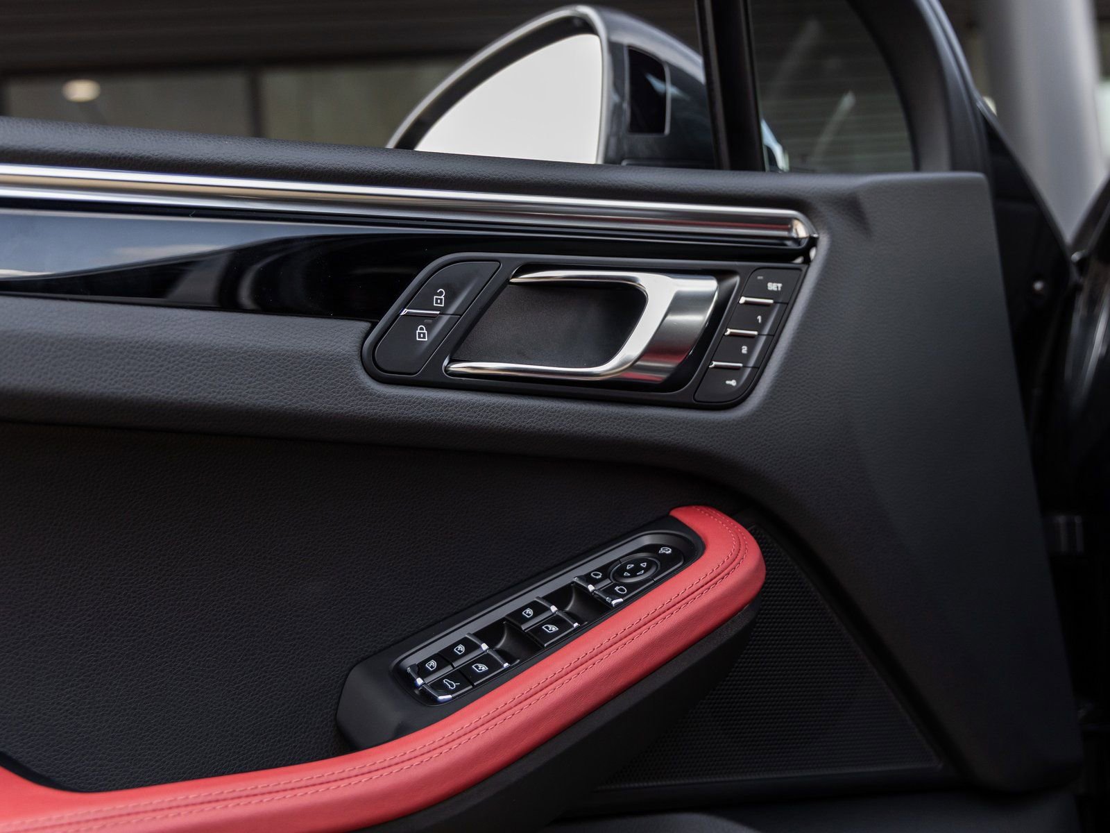 Certified 2026 Porsche Macan AWD/4WD image 22