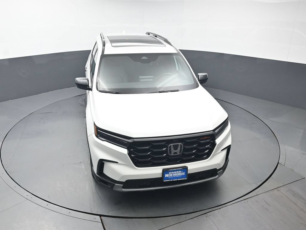 Certified 2024 Honda Pilot TrailSport image 45