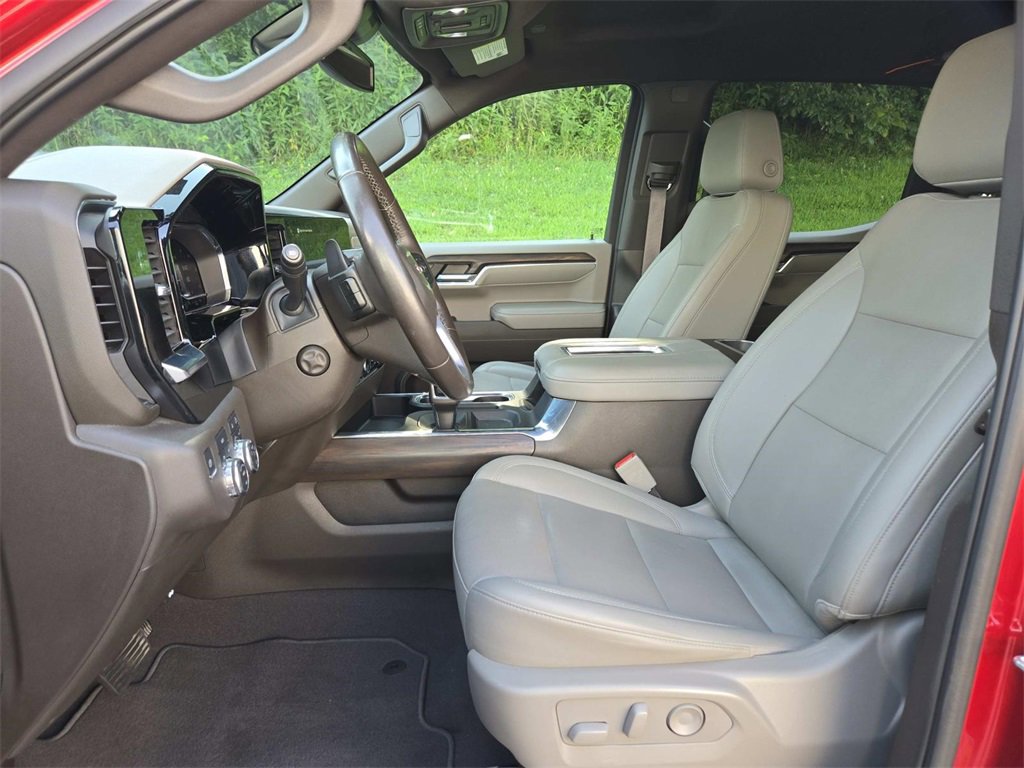 Used 2022 GMC Sierra 1500 SLT w/ SLT Premium Plus Package image 11