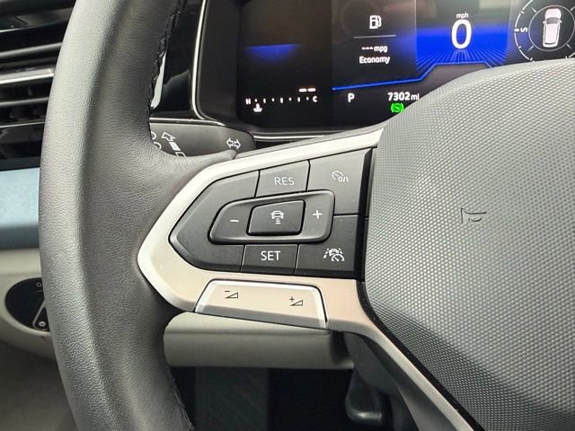 Used 2025 Volkswagen Jetta SE image 25