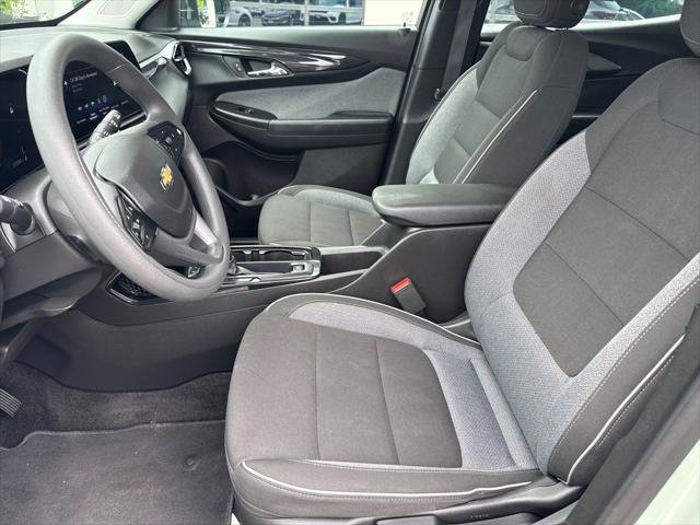 Used 2025 Chevrolet TrailBlazer LS w/ LS Confidence Package FWD image 13