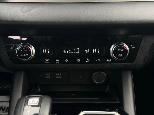 Used 2025 Mitsubishi Outlander Trail Edition image 32