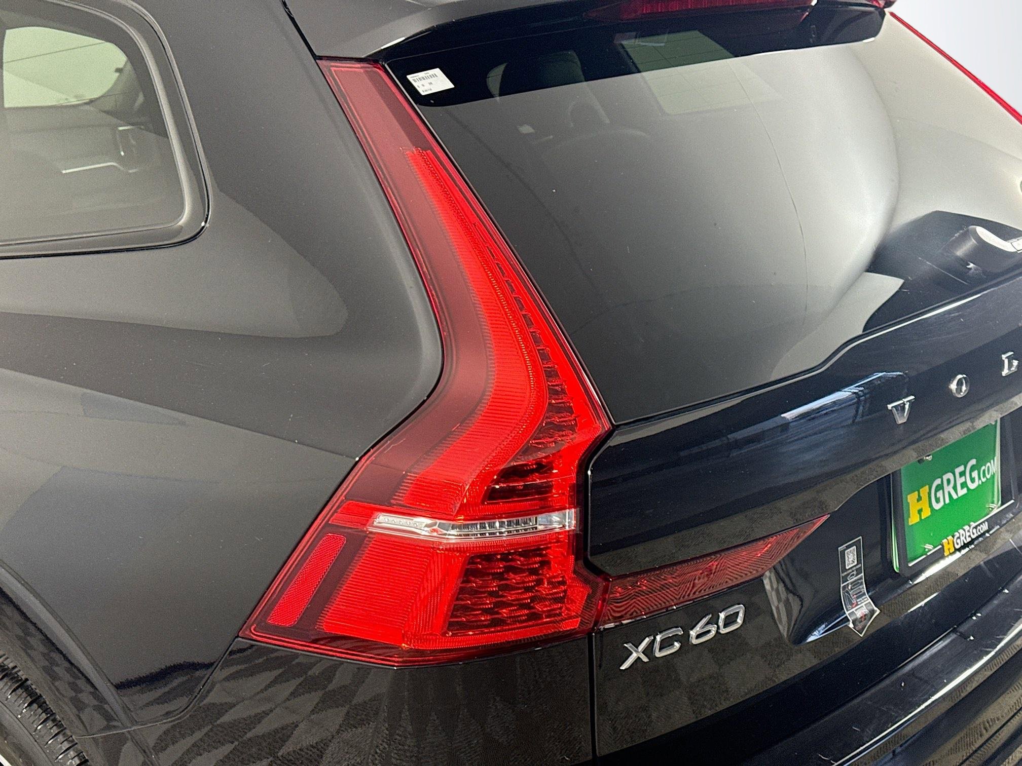 Used 2025 Volvo XC60 B5 Plus image 36