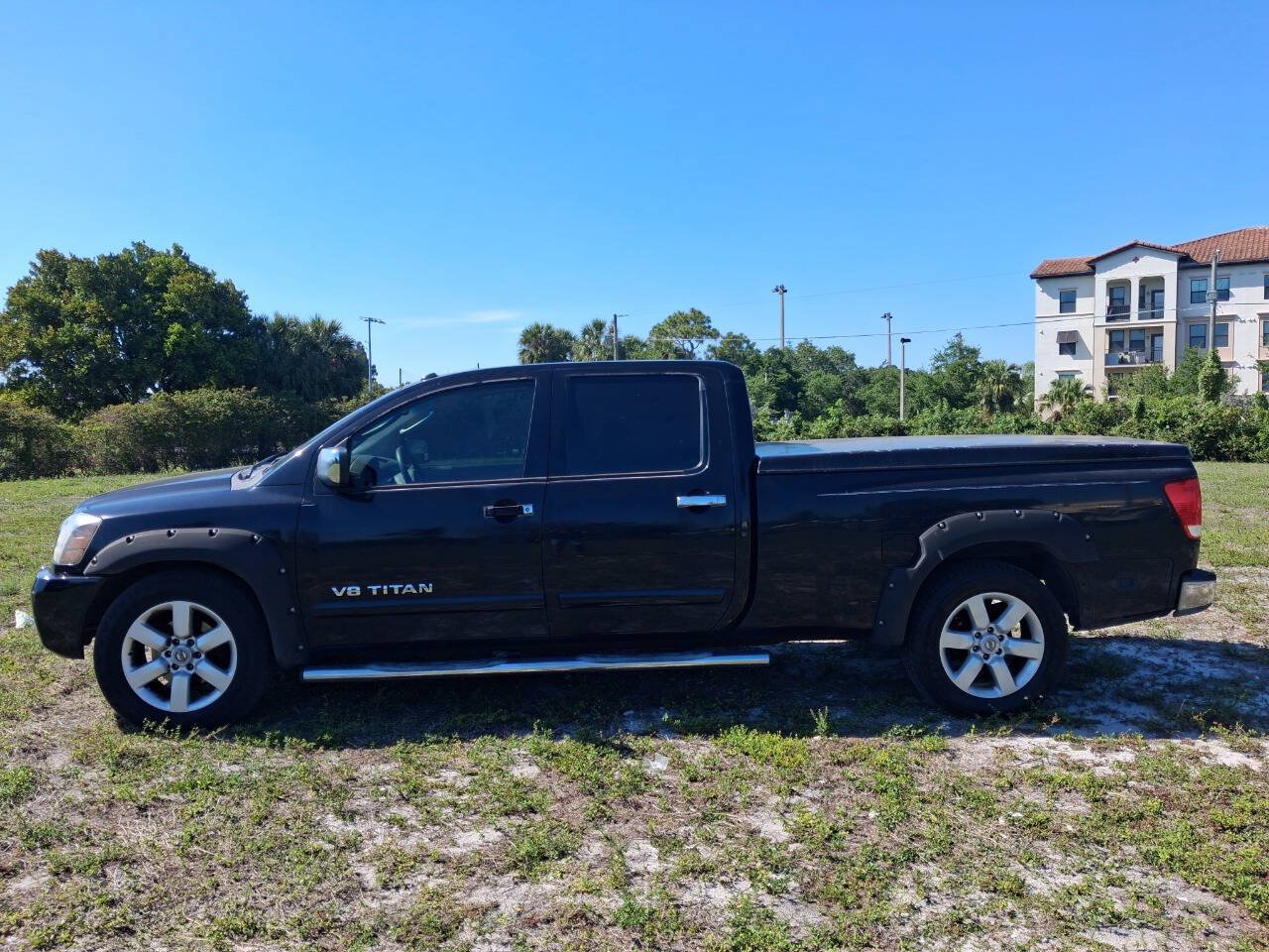 Used 2008 Nissan Titan LE RWD image 1